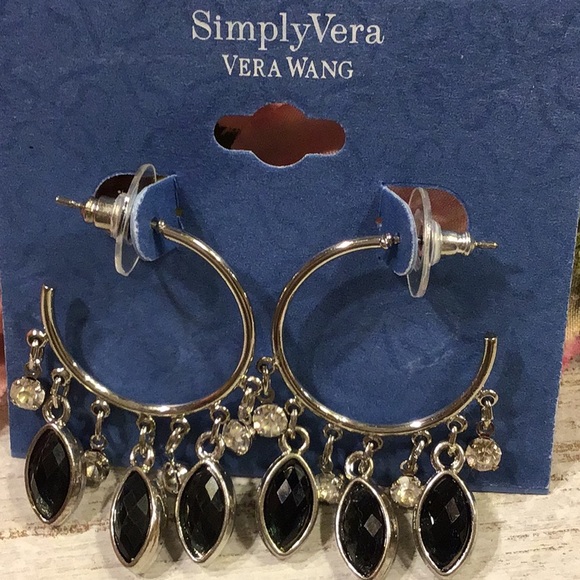 Simple Vera Hoops - Picture 4 of 6